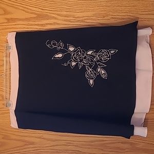 Tangents two tone skirt. Black/Pink with embroidered cut-out. Size 13/14